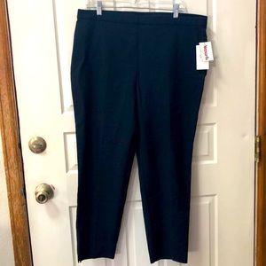 Chaus New York Capri pants